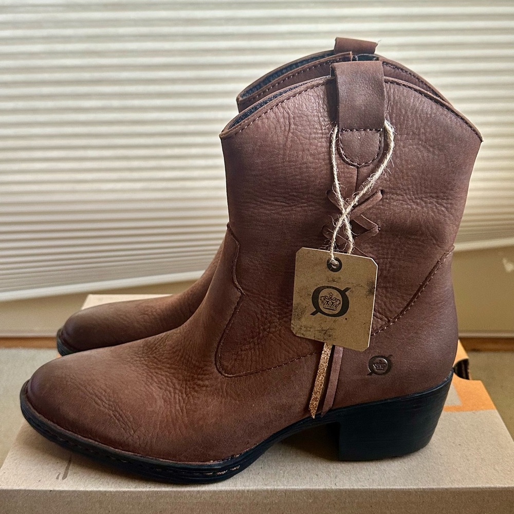 B.O.C. Born Karin Ankle Western Boots - Picture 11 of 14